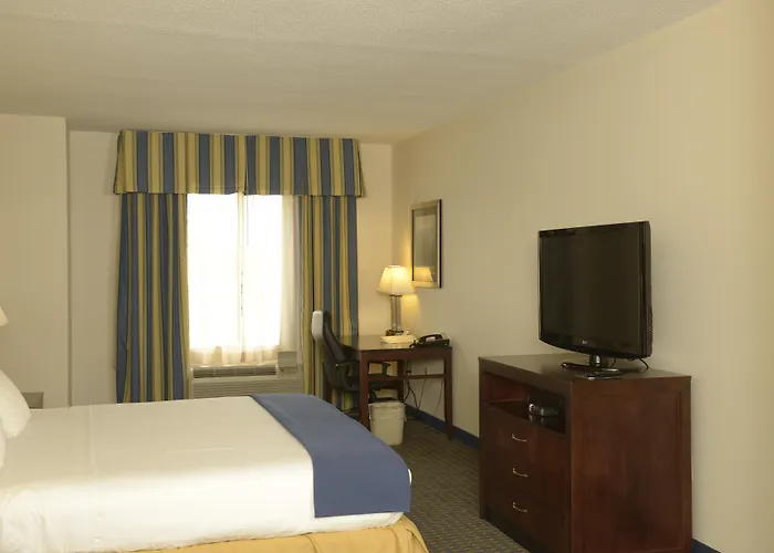 Holiday Inn Express & Suites Wilson-Downtown By Ihg