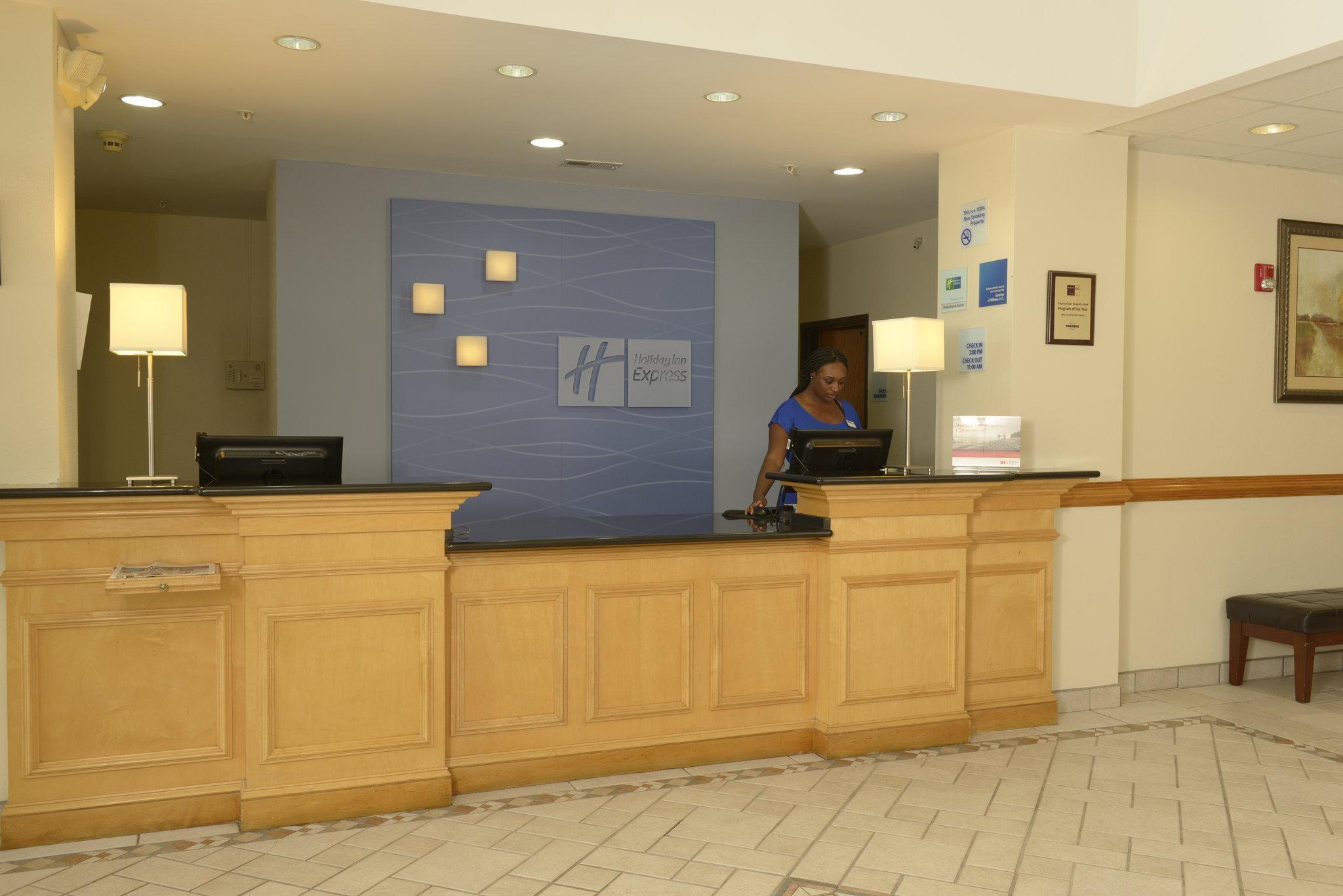 Hotel Express & Wilson-downtown By Ihg 2*